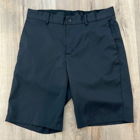 Nike Golf Men's Standard Fit Black Shorts - Picture 1 of 3